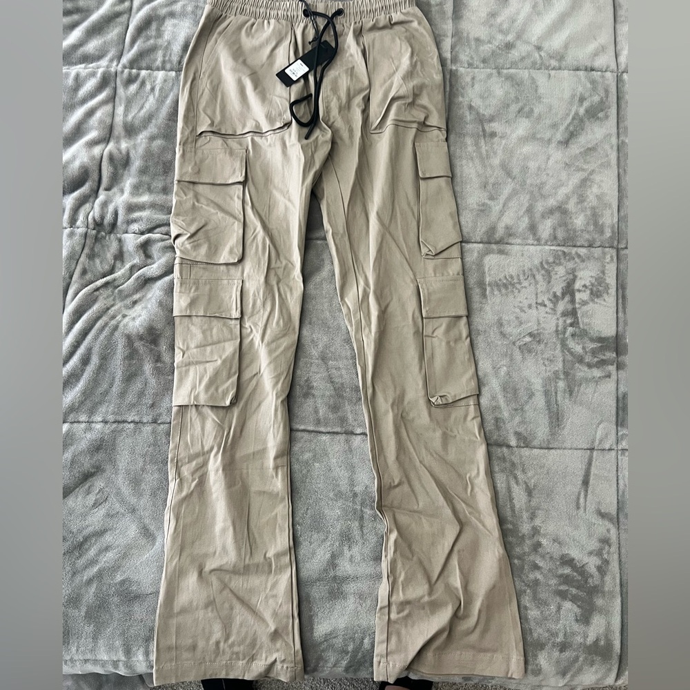 NWT Men’s XL tan cargo pants